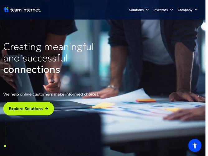 The website screenshot for http://www.centralnic.com