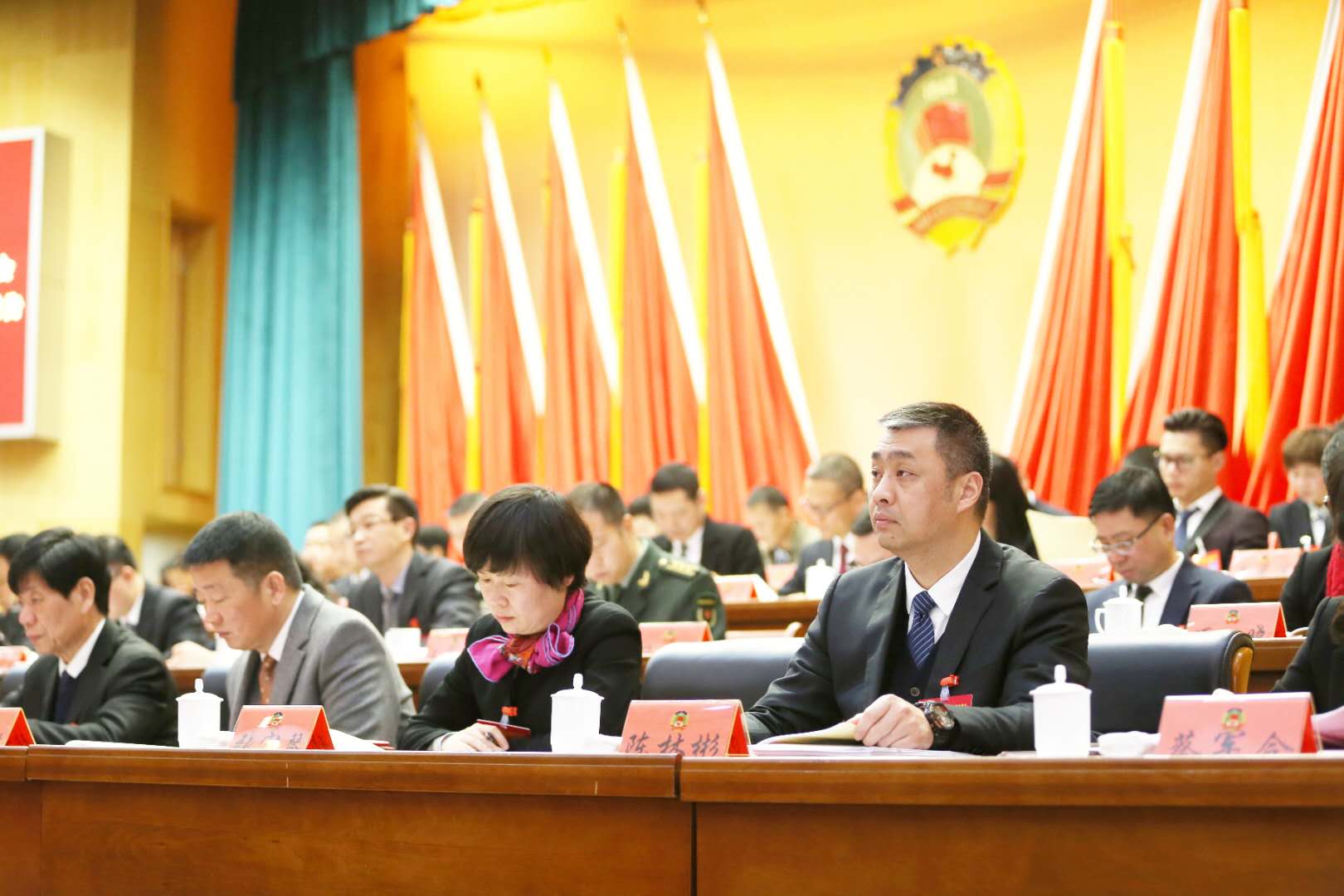 直播丨2018龙湾区政协五届二次会议开幕式